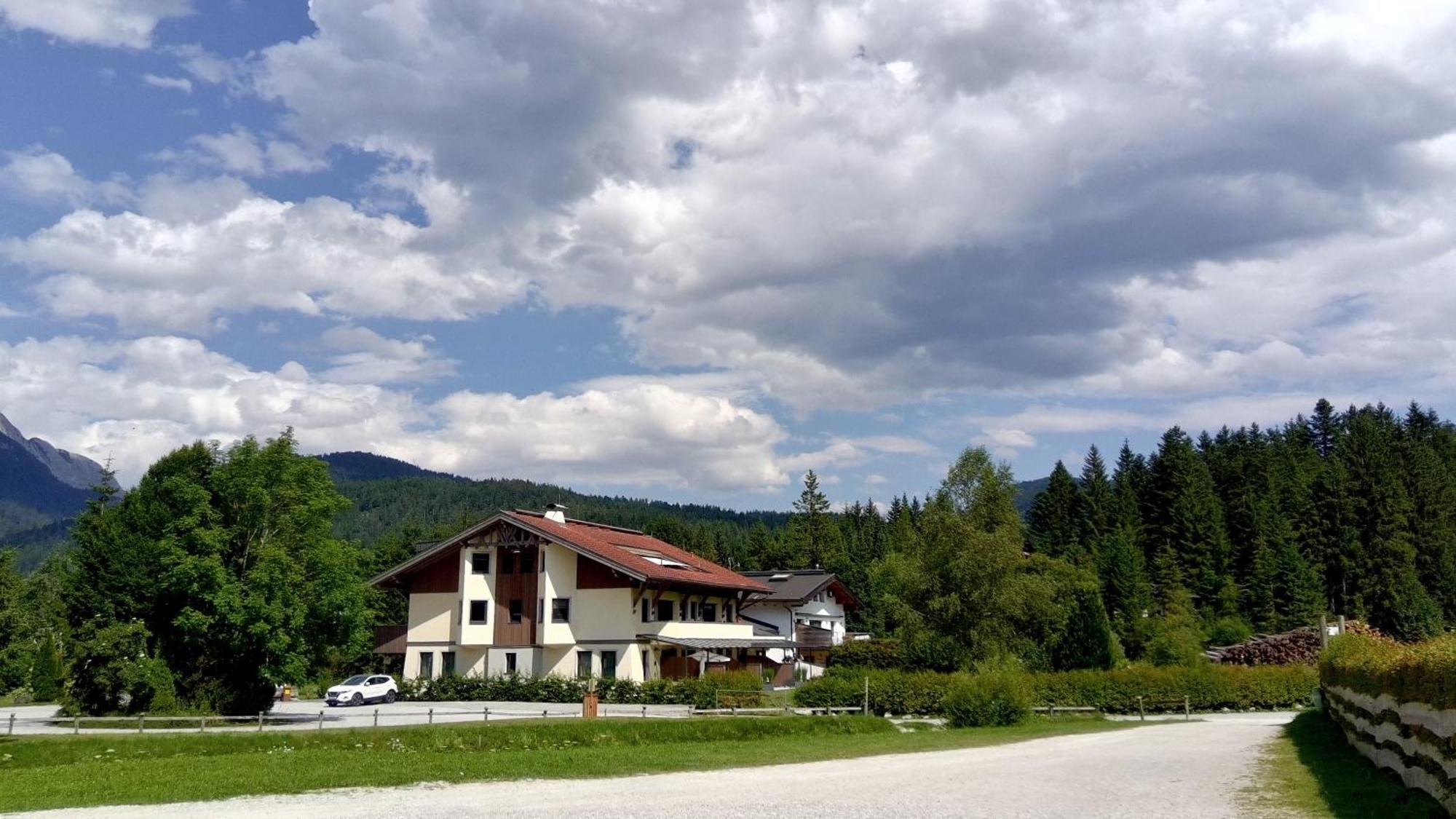 Forellenhof Appartements & Grossmutters Bungalow Leutasch Exterior photo